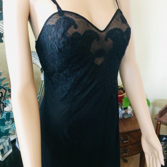 Vintage Black Lace Slip - Picture 5 of 6